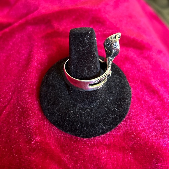 VTG DEADSTOCK 1980s SILVER KING COBRA RING - Picture 2 of 3